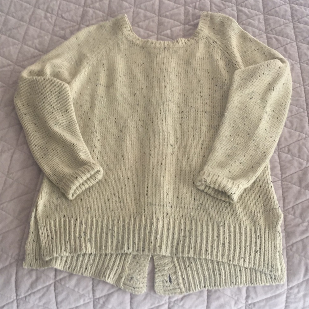 Adorable button back sweater Market & Spruce